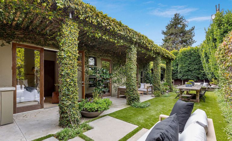 Bradley Cooper müüs maha oma esimese Los Angelese maja.