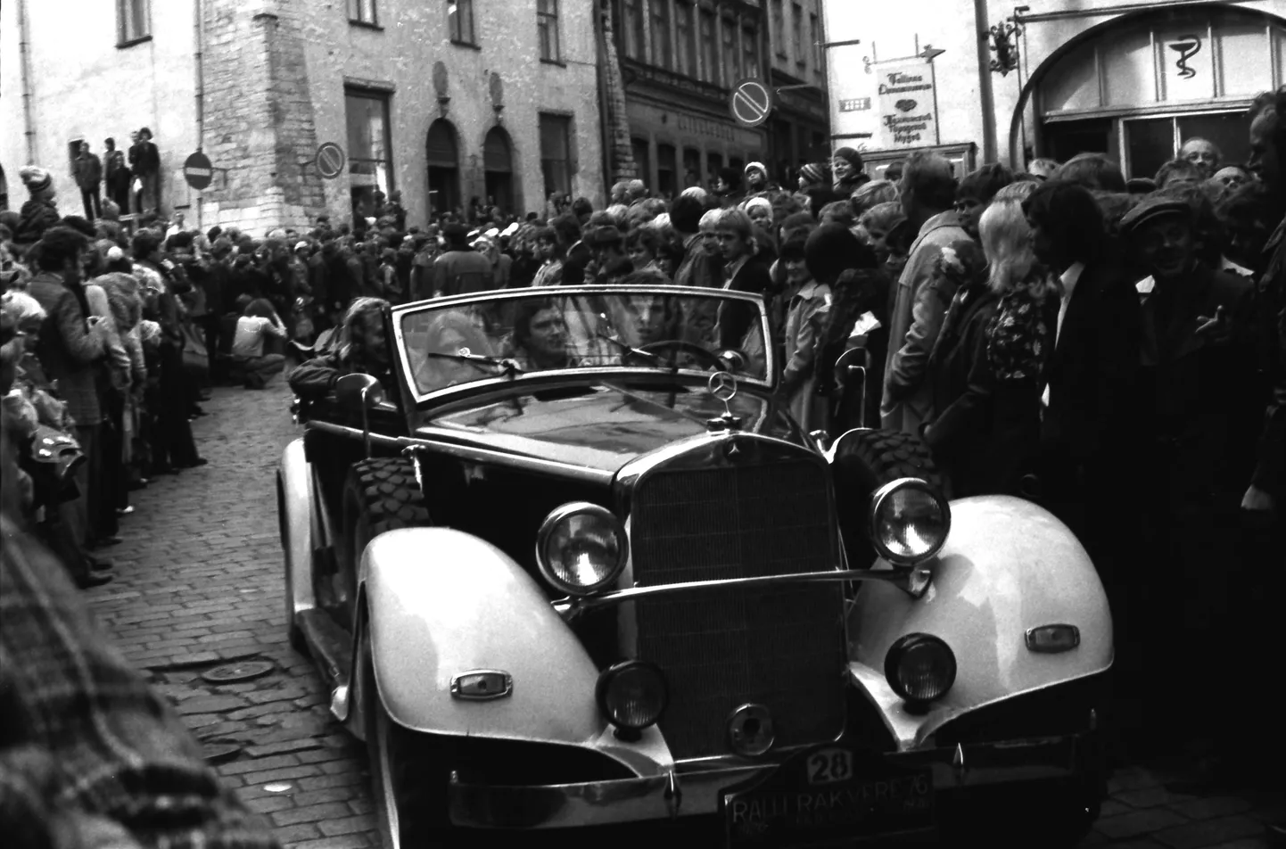 Unicu esimene paraad 11. septembril 1976.