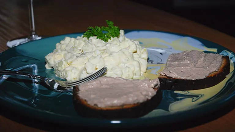 Streipa pagatavotie salāti ir krēmīgi un maigi, bet pastēte - gaisīga un sātīga 