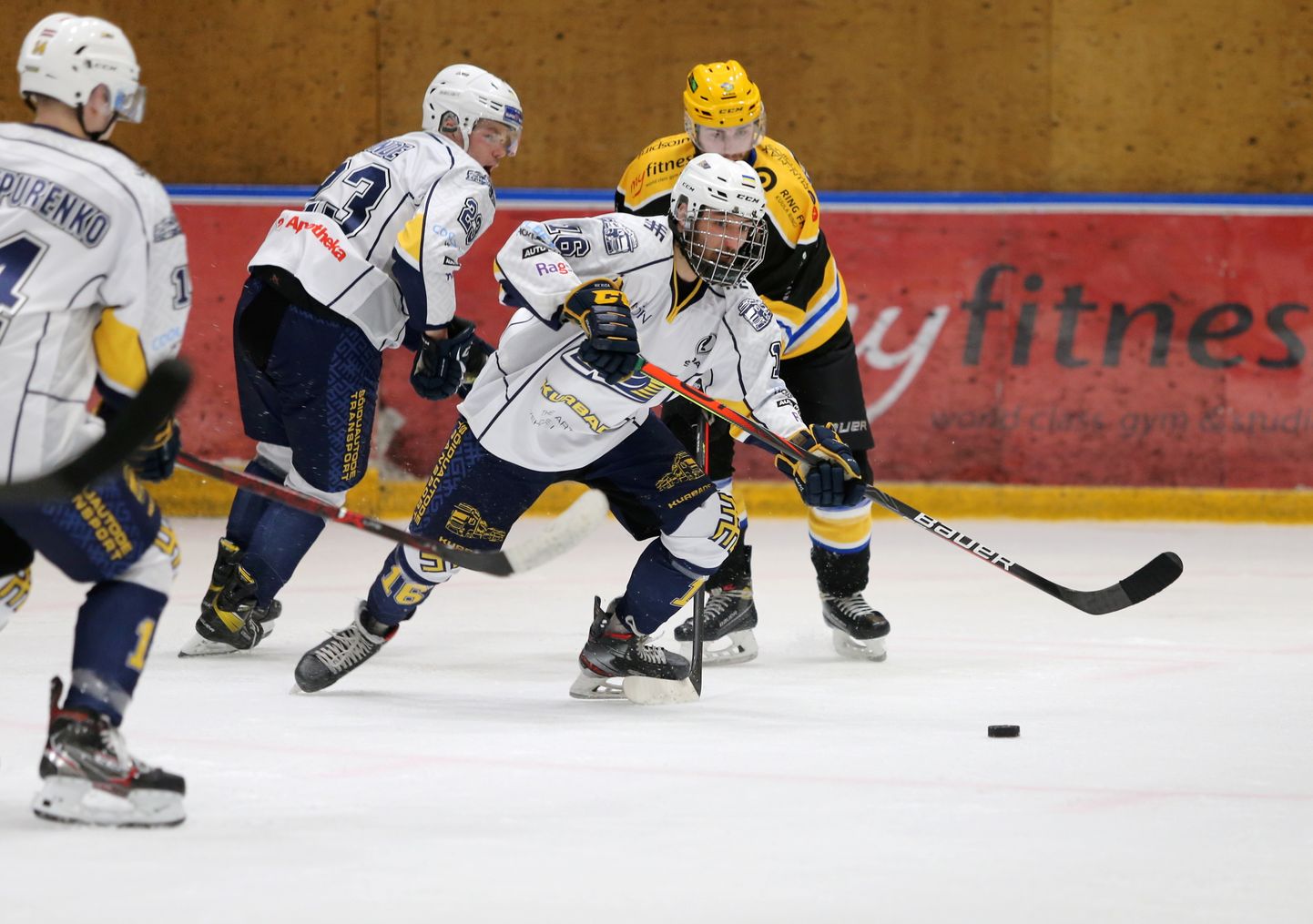 Хоккейный матч между командами Kurbads и Tartu Välk 494.