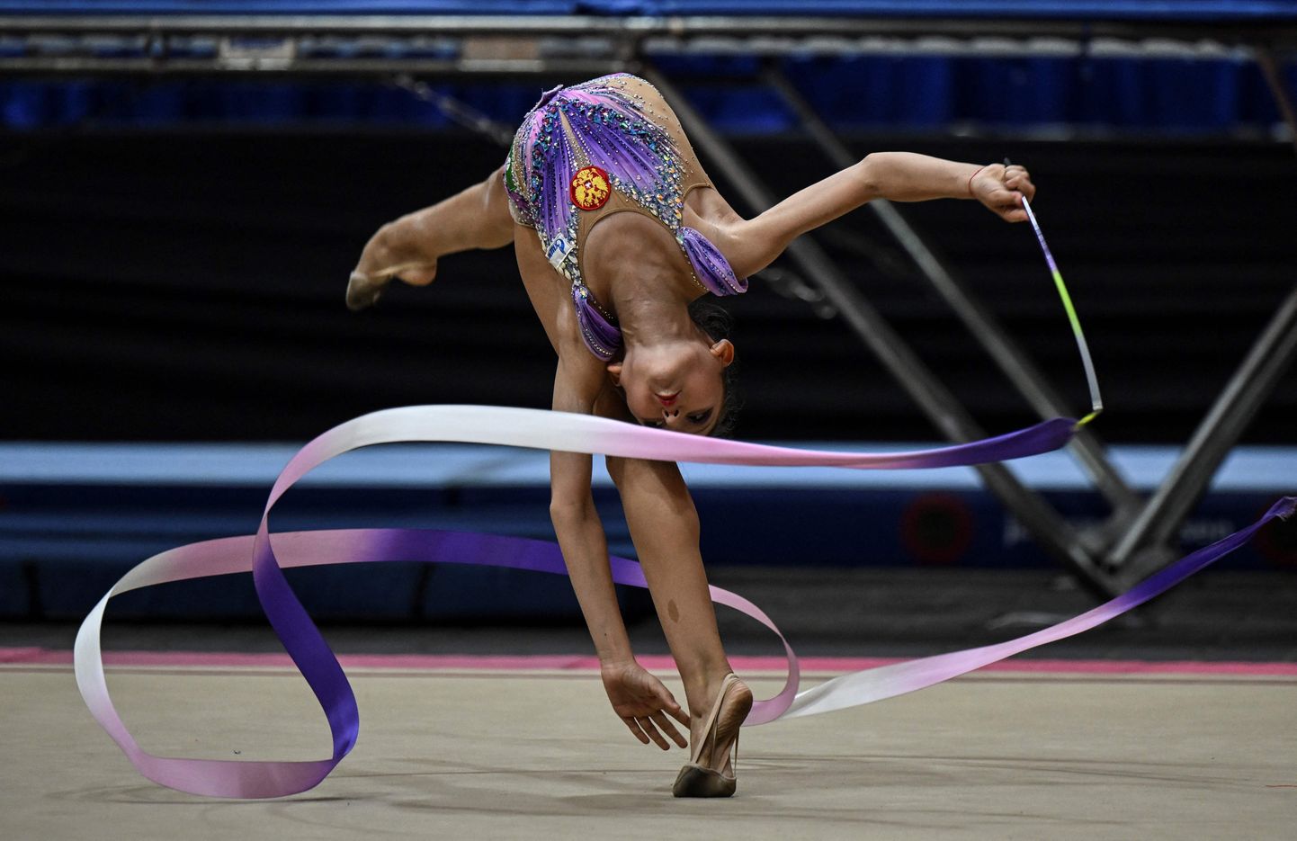 Европейский гимнастический союз отказался допускать российских и белорусских спортсменов на европейские соревнования.