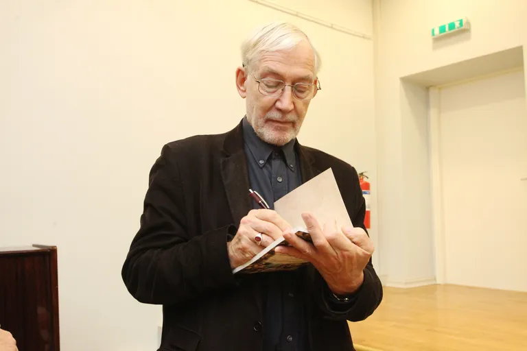 Jaan Kaplinski.