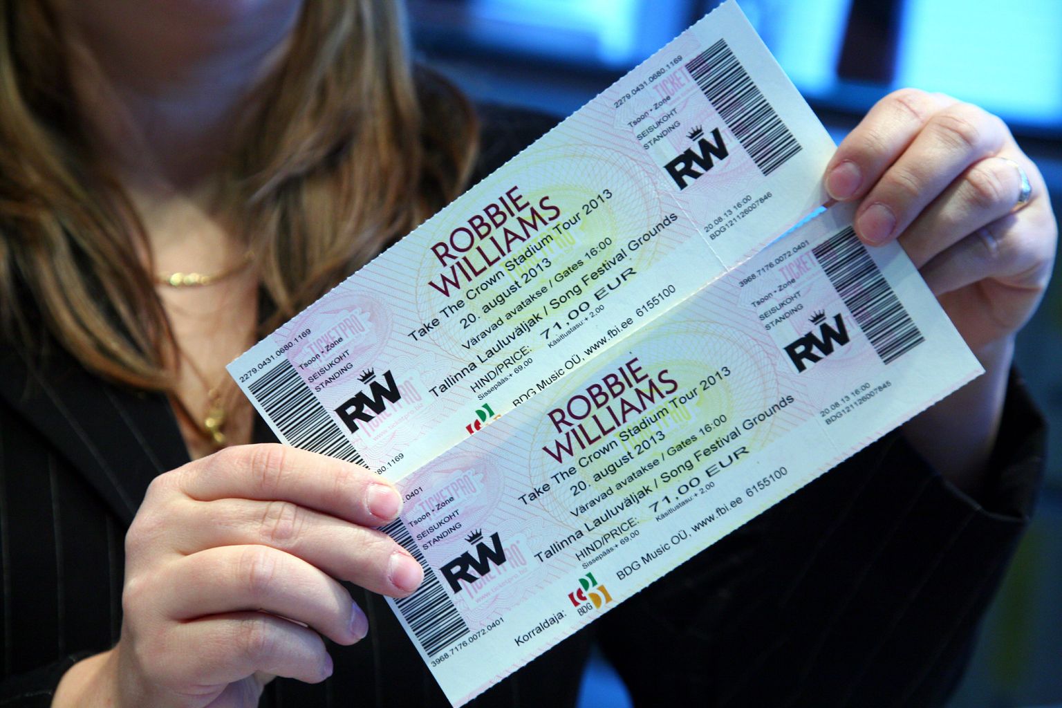 Robbie Williamsi Tallinnas toimuva kontserdi pileti eest tuleb koos teenustasuga välja käia üle 70 euro.
