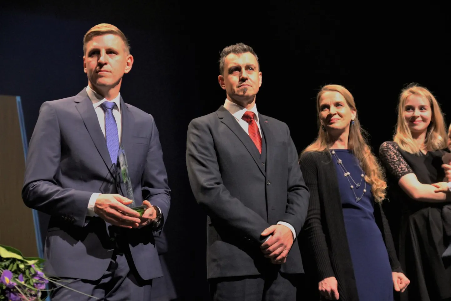 Võrumaa aasta isa tiitli 2018 pälvis puhkpilliõpetaja ja dirigent Jaan Randvere (vasakult teine).