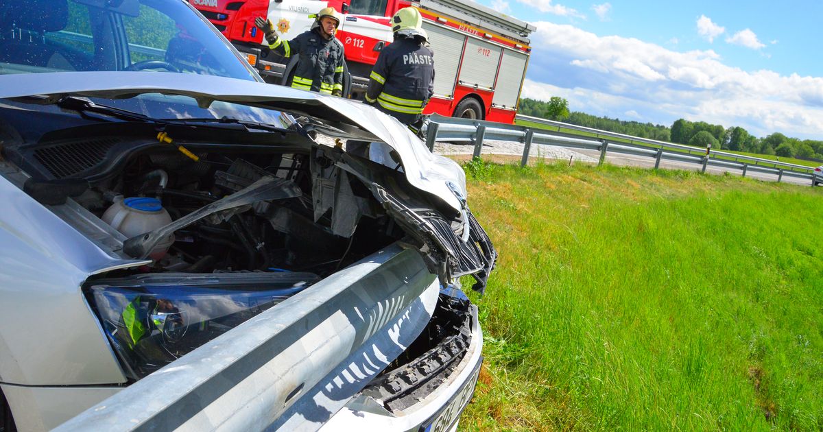 Otsasõidu vältimiseks sõitis Škoda vastu teepiiret