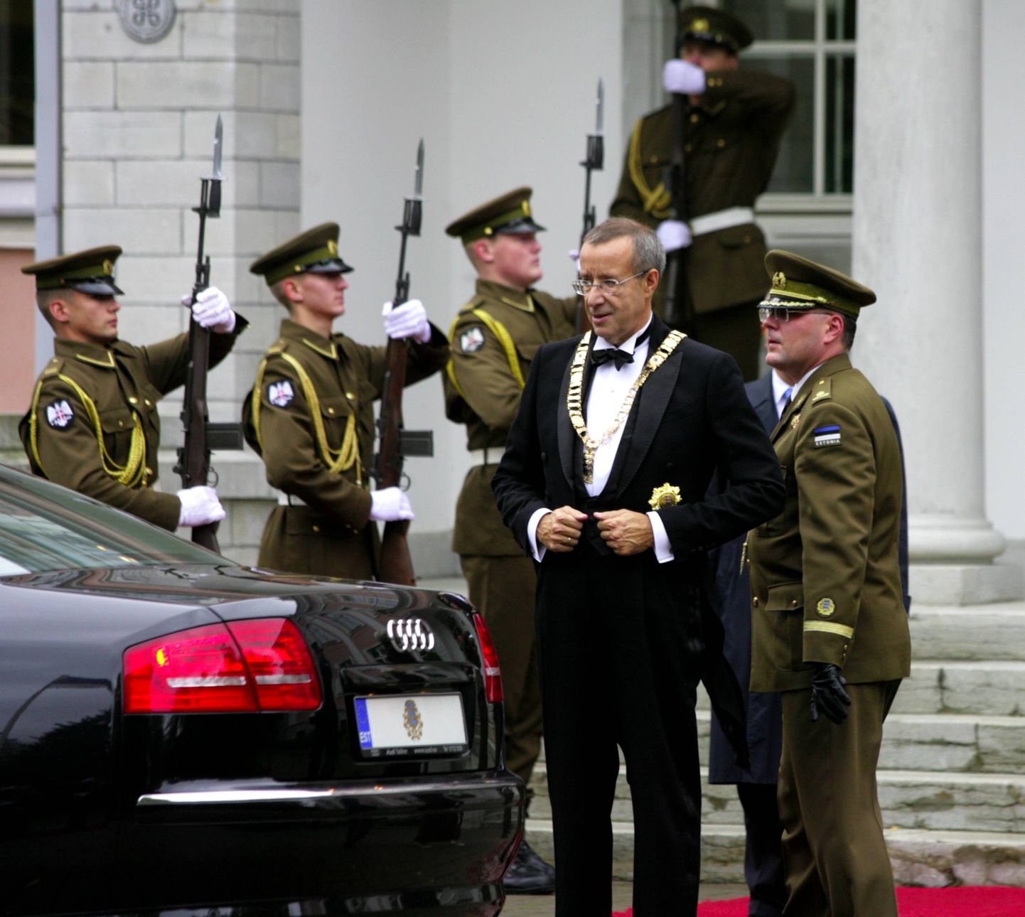 President Toomas Hendrik Ilves Kadriorus oma teist ametiaega alustamas.