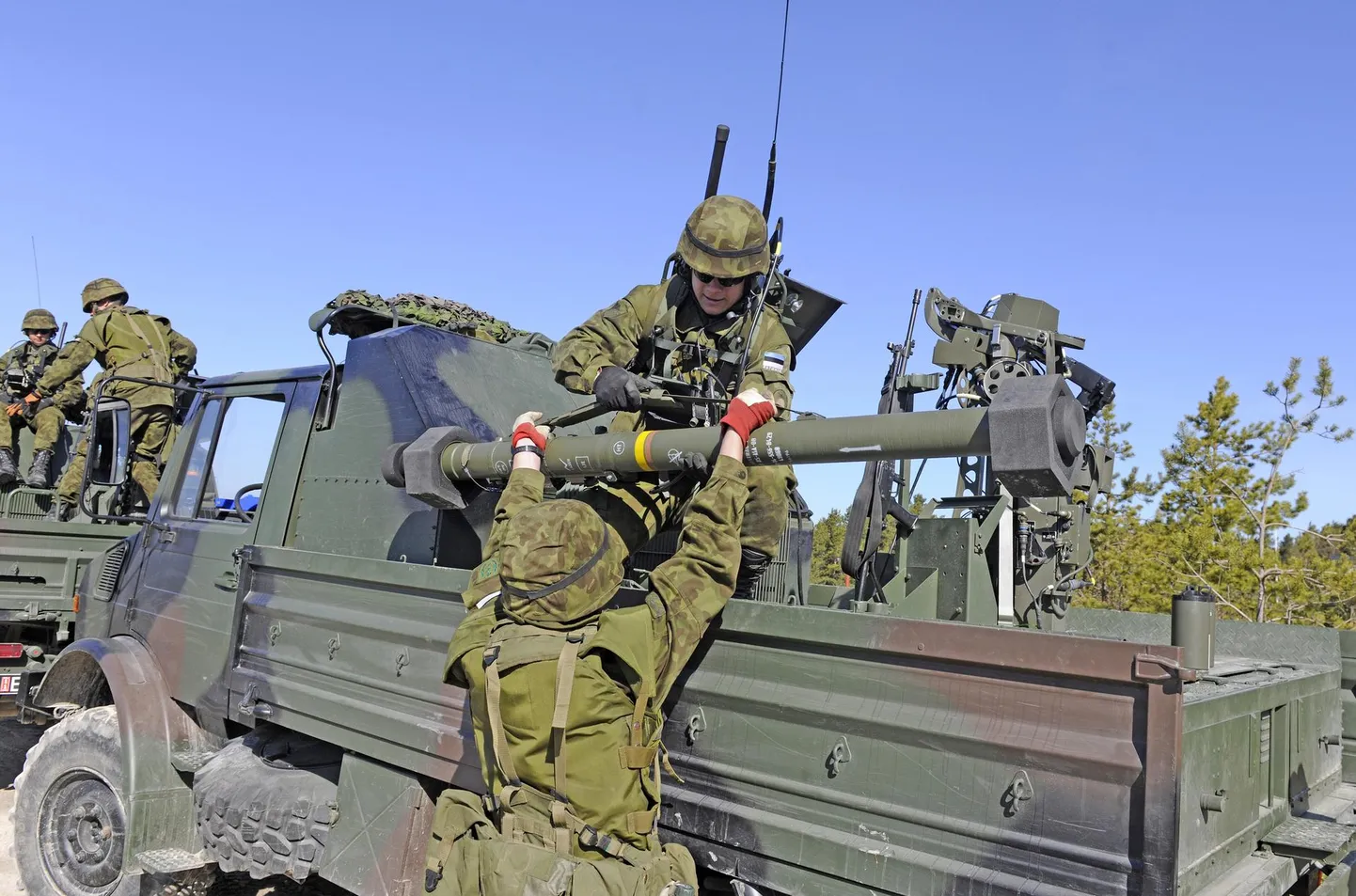 Õhutõrje raketisüsteemi Mistral laskmine.