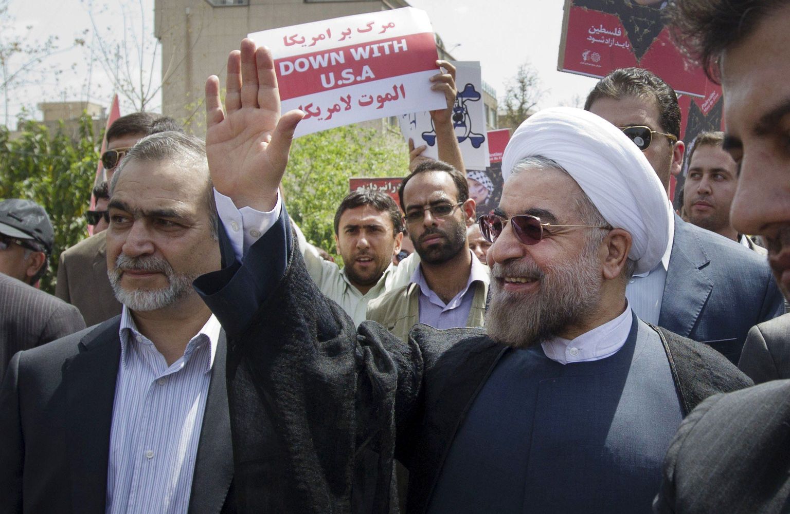 Iraani uus president Hassan Rowhani (ees keskel).