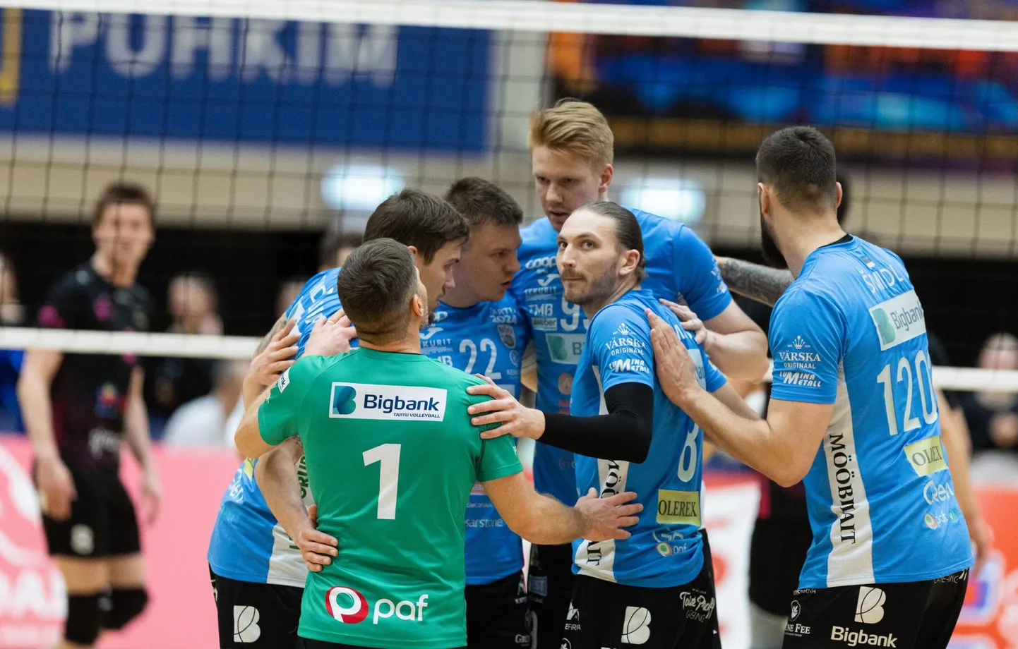 Tartu Bigbanki eelmise hooaja põhikoosseisust on mõned mehed nüüdseks siirdunud mujale. Tiimis ei mängi enam diagonaalründaja Matej Šmidl (paremalt esimene), pikaaegne libero Rait Rikberg (rohelises) ja sidemängija Markkus Keel (number 22).