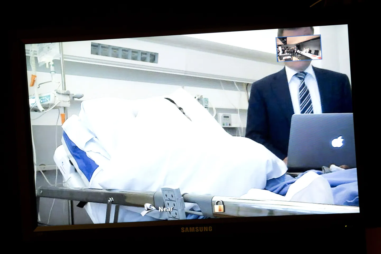 Peamine kahtlusalune osalemas kohtuistungil videokõne kaudu.