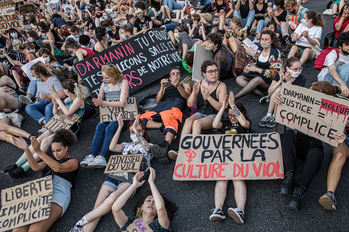 Prantsuse naisõiguslased protestimas Gerard Darmanini määramise vastu siseministriks.