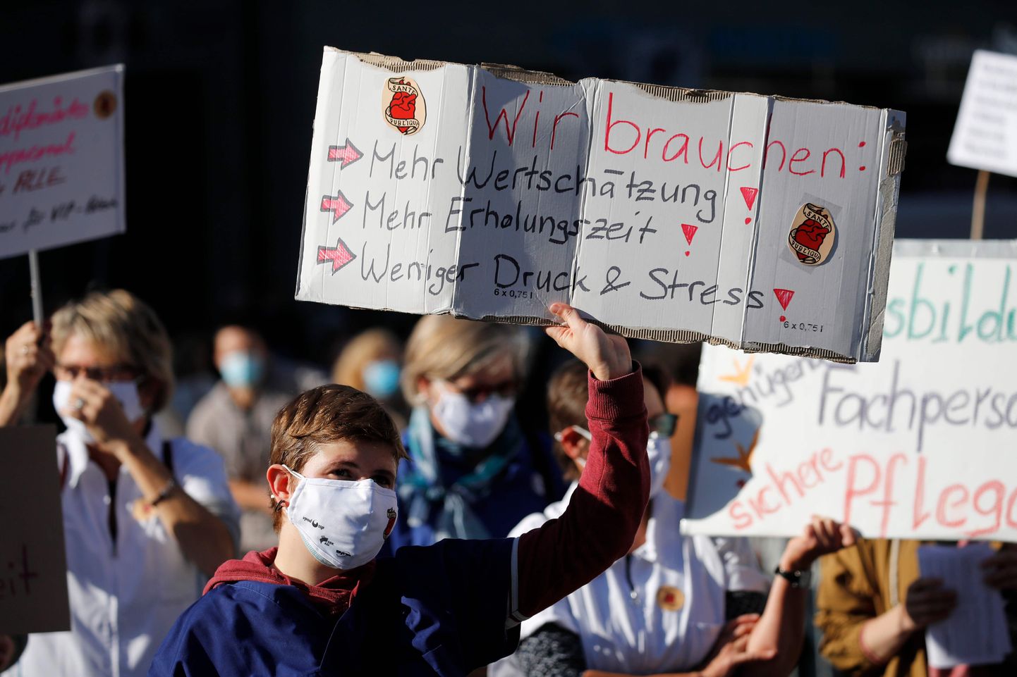 Tervishoiutöötajate meeleavaldus Bernis.