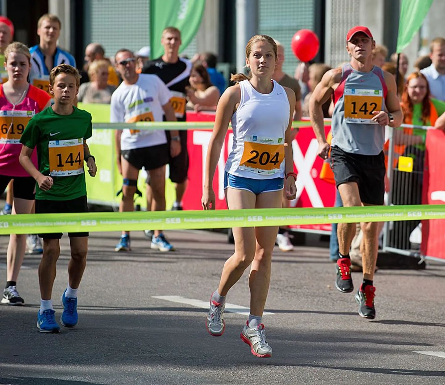 Kes ei ihkaks massispordiüritusel, näiteks Tallinna maratonil, rahulikult ja trügimata startida. Aga ei saa. Selleks tulebki aegsasti oma stardikoridori tulla, et tagapool mitte ummikusse takerduda.