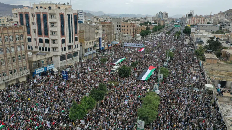 Демонстрация в поддержку палестинцев в столице Йемена Сане 18 ноября