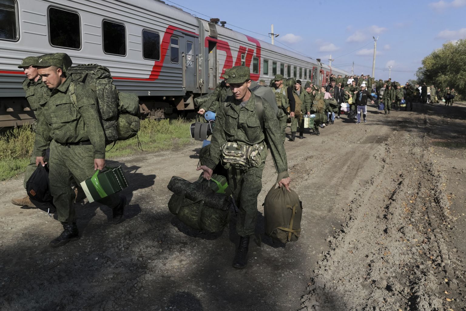 Vene armeesse mobiliseeritud liikumas rongi peale, 29. septembril 2023. a.