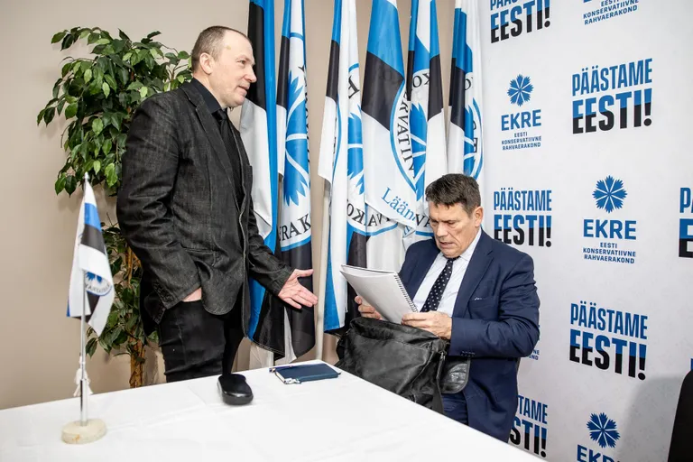 Rahvuskonservatiividel on hea riigikaitseline kompetents – pildil riigikogu liikmed, kolonelleitnant reservis Leo Kunnas ja brigaadikindral reservis Alar Laneman –, aga nende ettepanekud sõjalise kaitse arendamiseks ei paista alati siirad ega teostatavad.