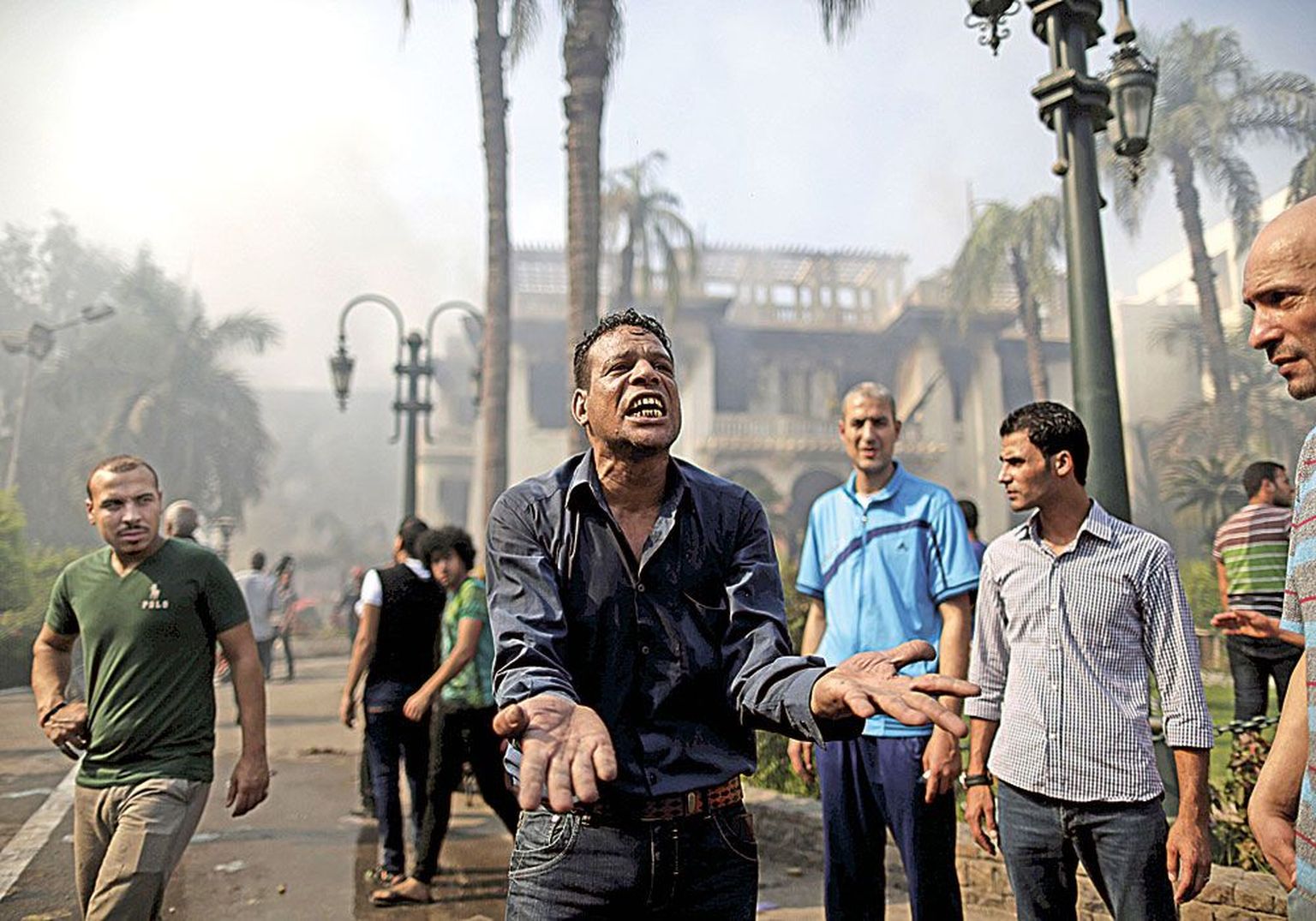 Kairo elanikud ahastavad protestilaagrite laialiajamise veriste tagajärgede üle.
