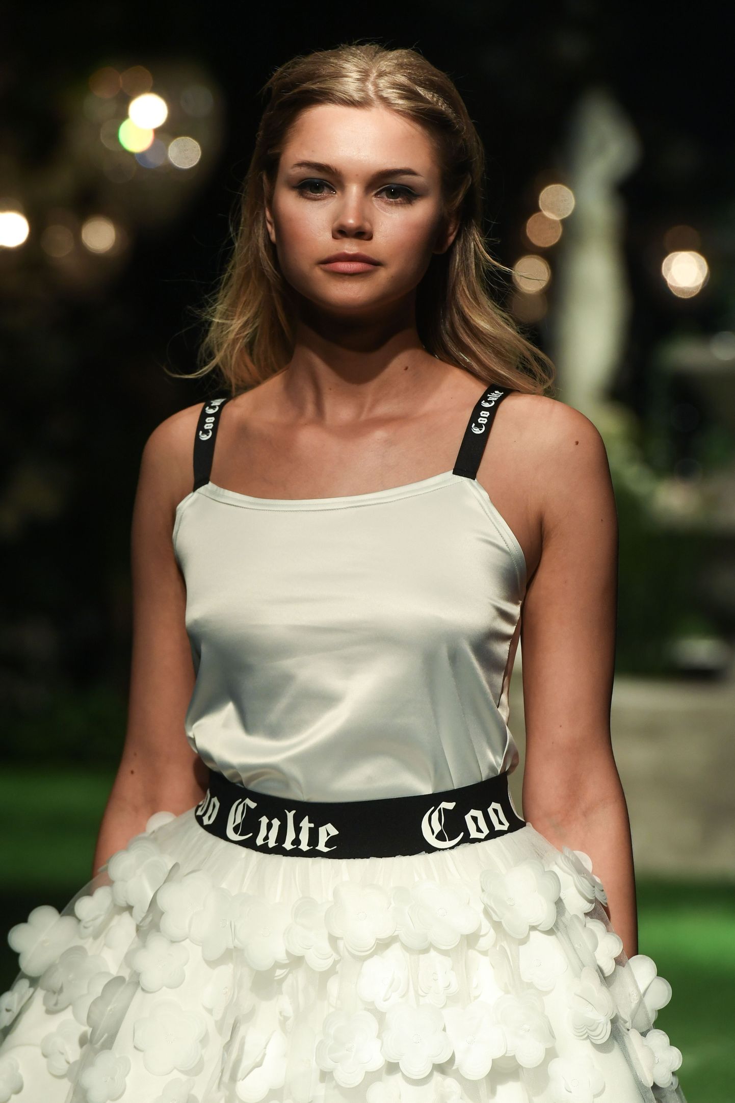 Модный показ платьев бренда Coo Culte