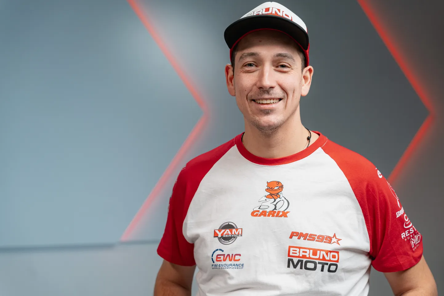 Motošosejas braucējs Garijs Rožkalns