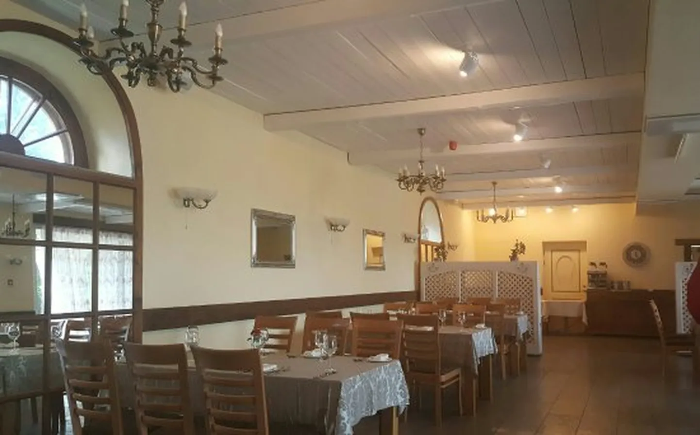 Mäetaguse mõisahotelli restoran.