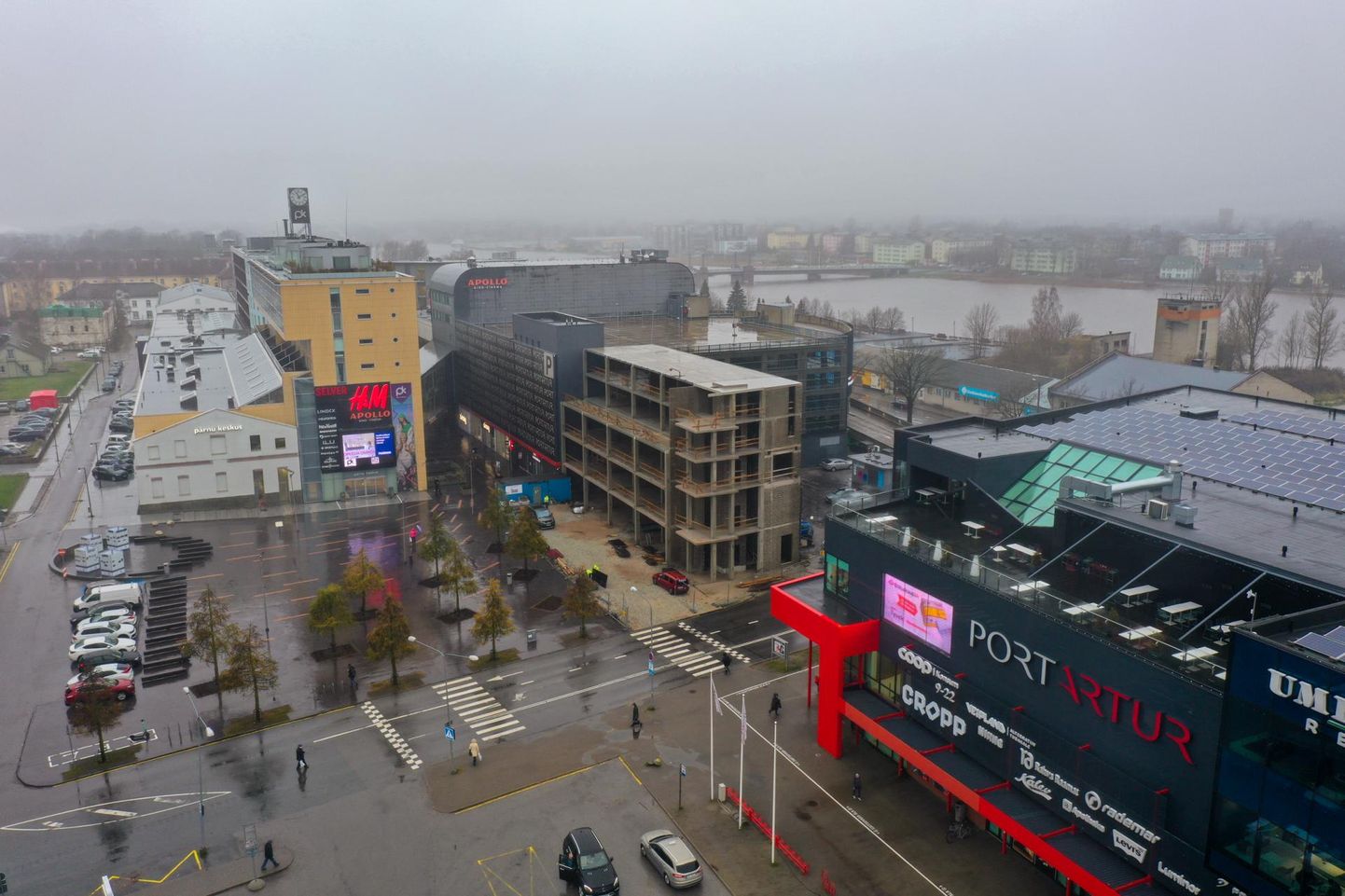 Kaubanduskeskused Port Artur ja Pärnu keskus, Pärnu linn.