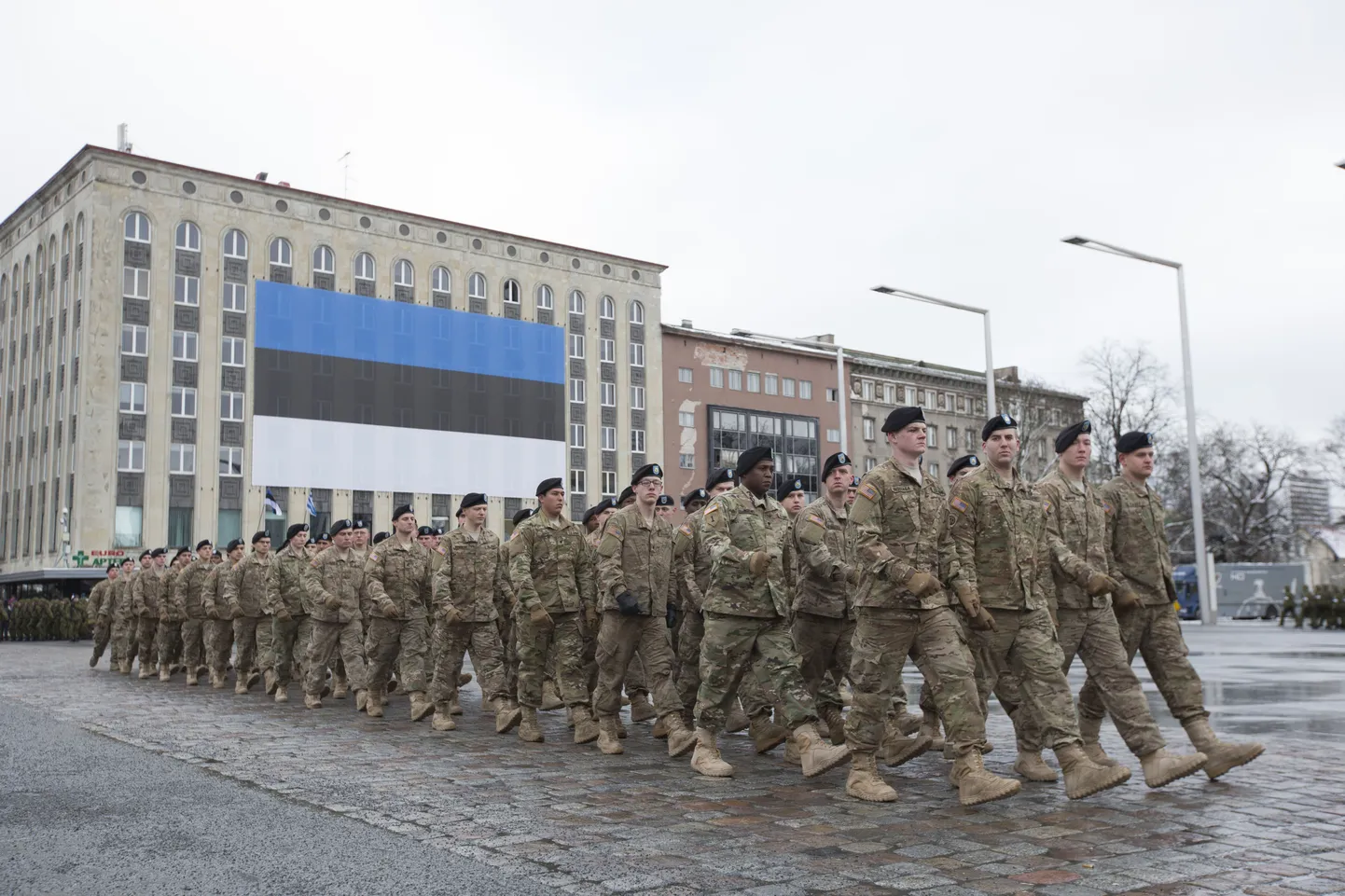 Парад в честь годовщины независимости Эстонской Республики.