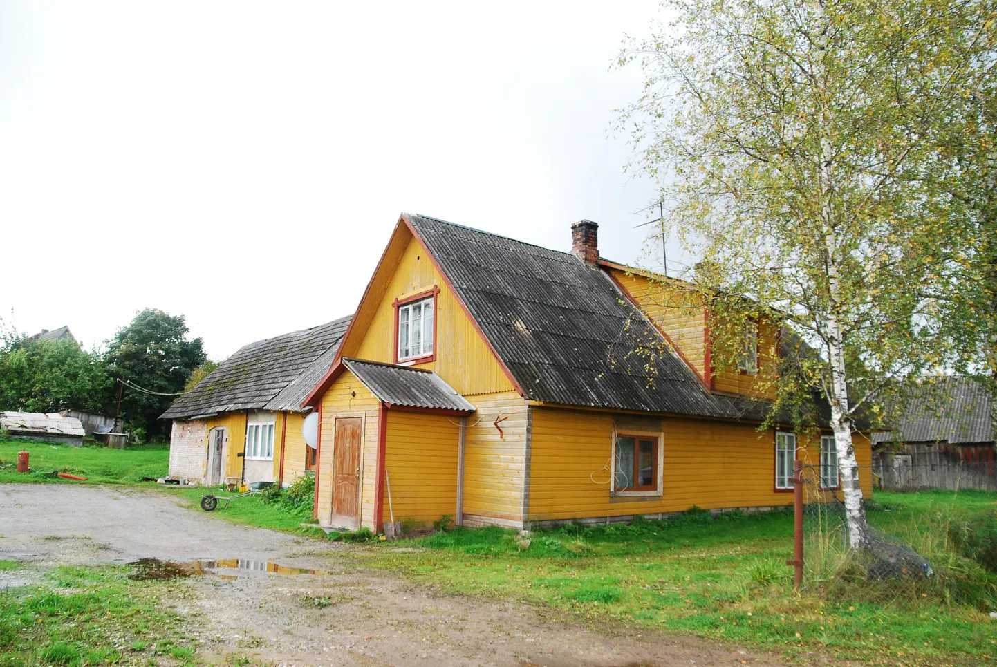 Kahe vanainimese mõrvas kahtlustatavana kinni peetud Augusti maja Lähtel.