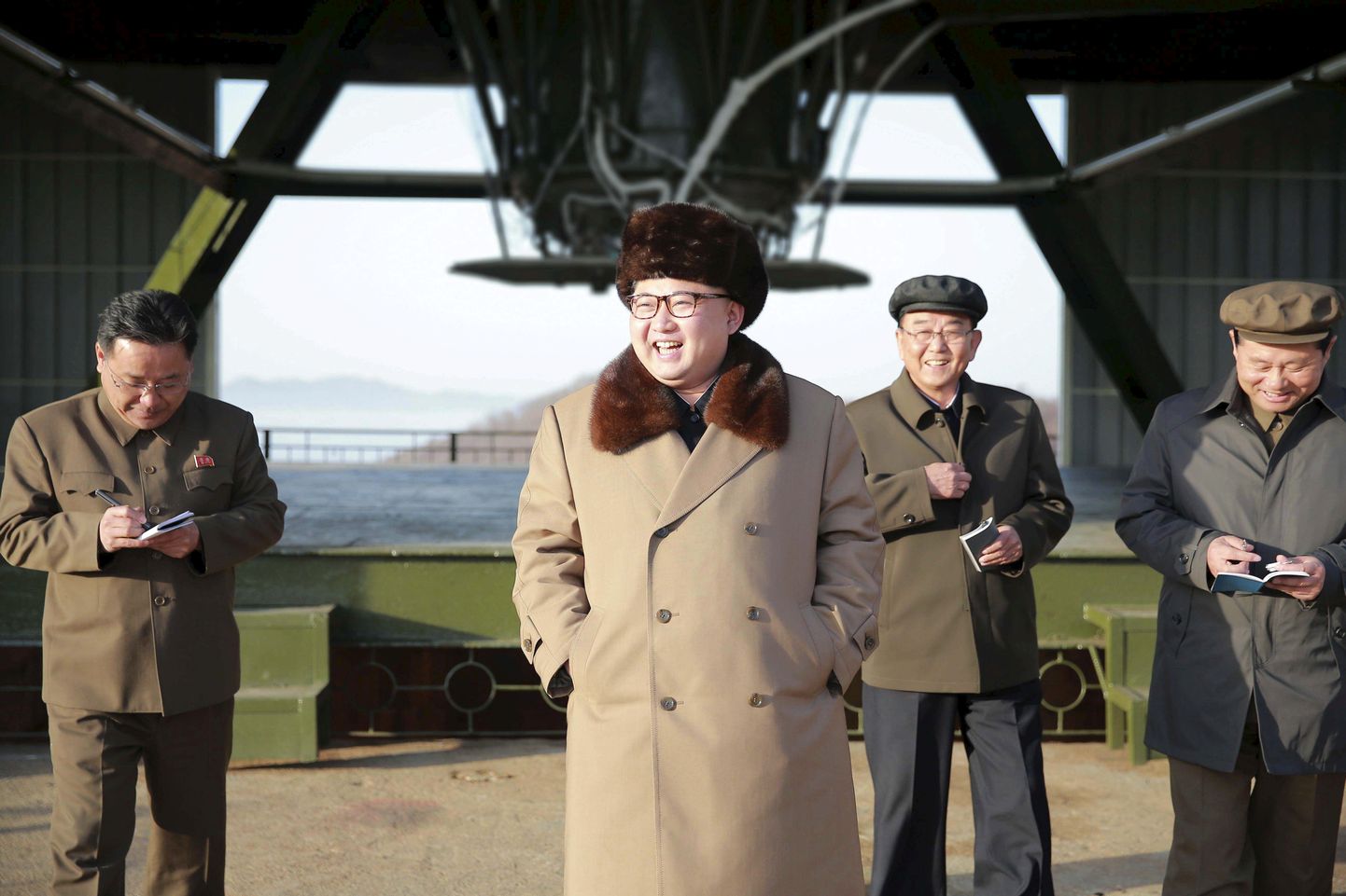 Kim Jong-un Cholsani kosmodroomil.