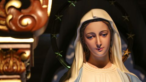 Vandaalid tegid Jeesust sünnitava neitsi Maarja skulptuuri peajagu lühemaks