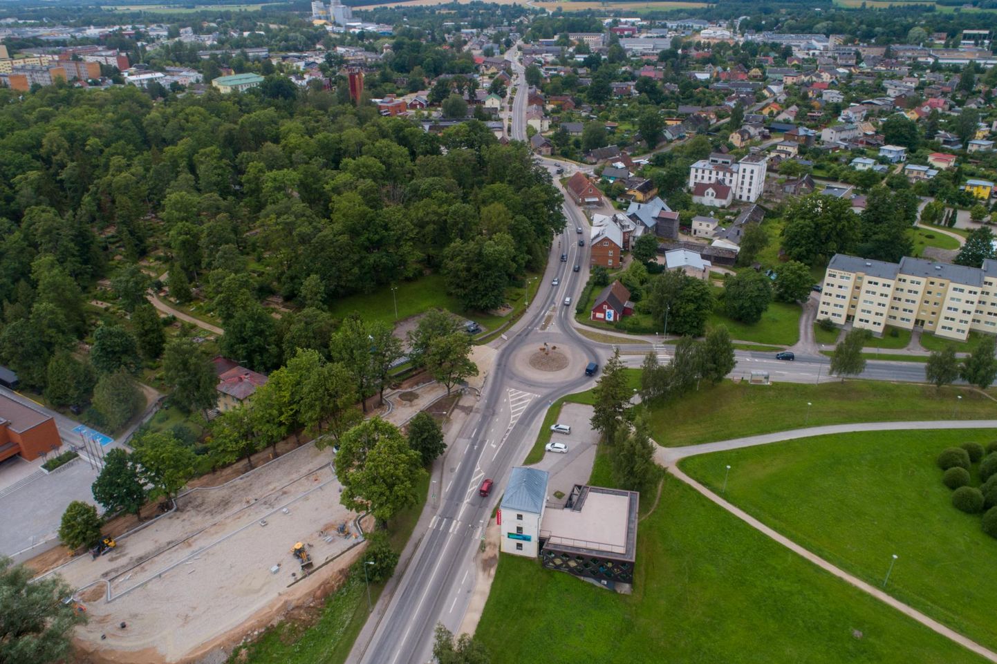 Vaksali tänavast ja Pärnu maanteest saab tuleva aasta lõpuks ainus Viljandi sissesõit, mis linna piirist kuni keskväljakuni korda on tehtud.