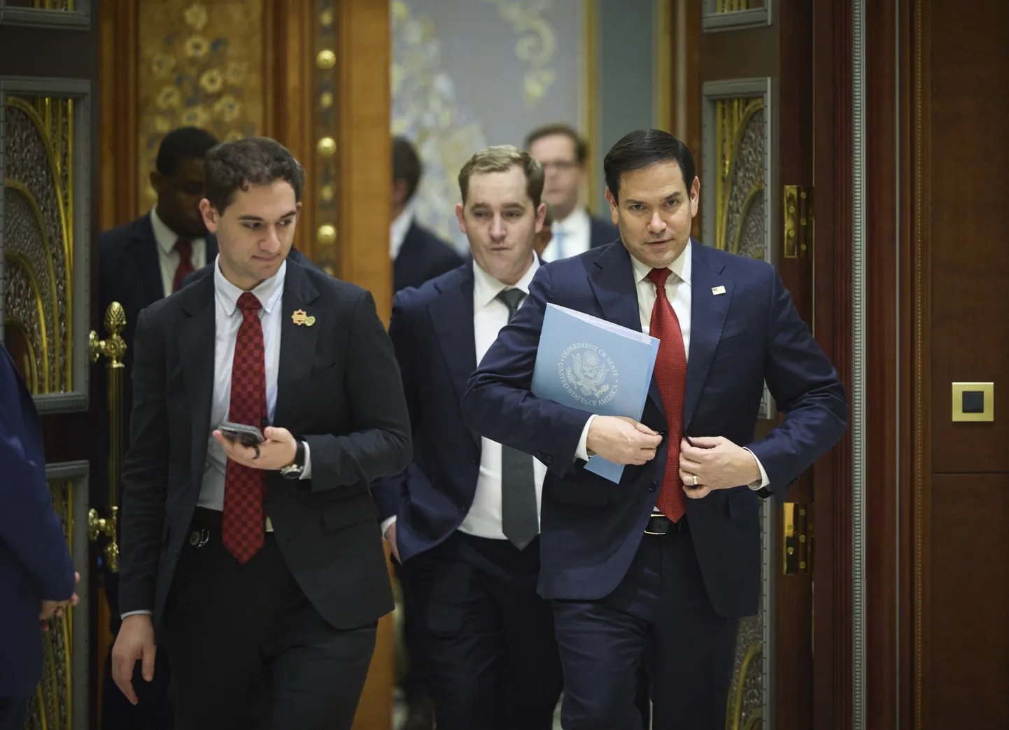 Ameerika Ühendriikide välisminister Marco Rubio saabumas läbirääkimistele Jiddah's 11. märtsil.