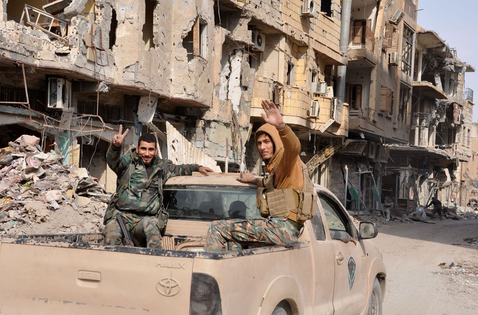 Süüria valitsusmeelsed võitlejad Deir Ezzoris.