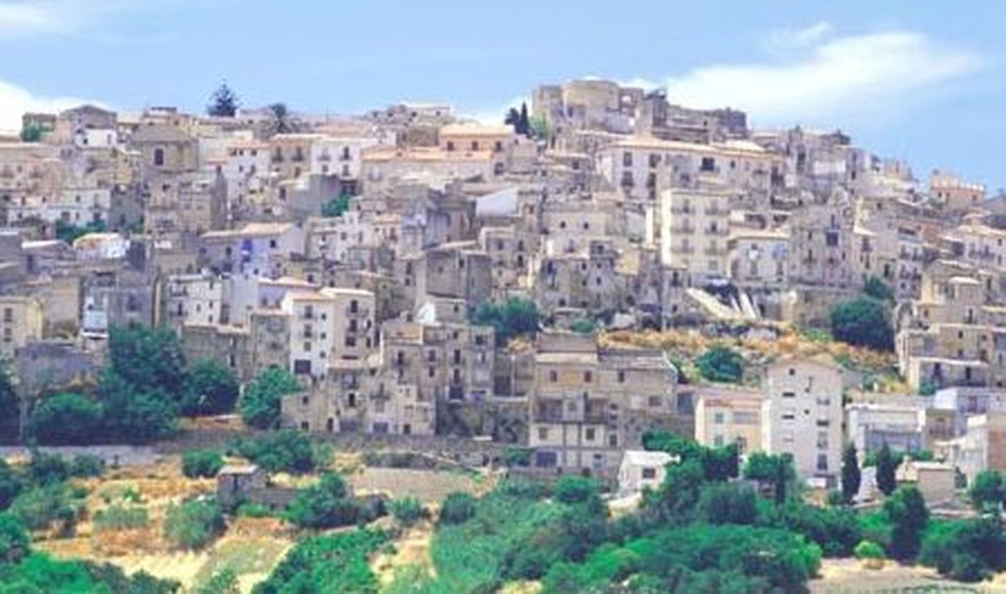 Sitsiilia Salemi linnapea müüb maju ühe euro eest