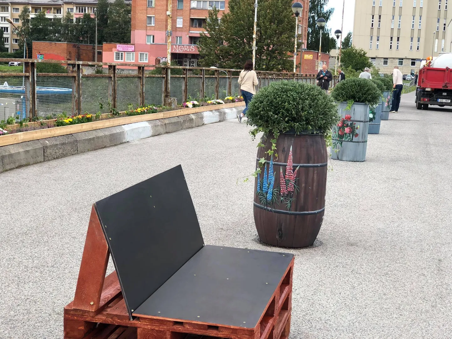 Мост «Линдакиви» в Ласнамяэ. Озеленение, фотоиллюстрация.
