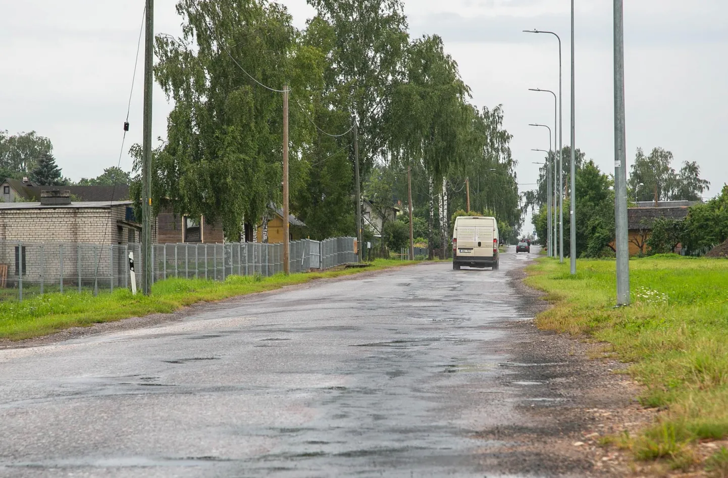 Valga linnas asuv Lõuna tänav on aastaid olnud kehvas seisus. Vajumiste tõttu on seal suured ebatasasused ning teel kehtib kiiruspiirang.