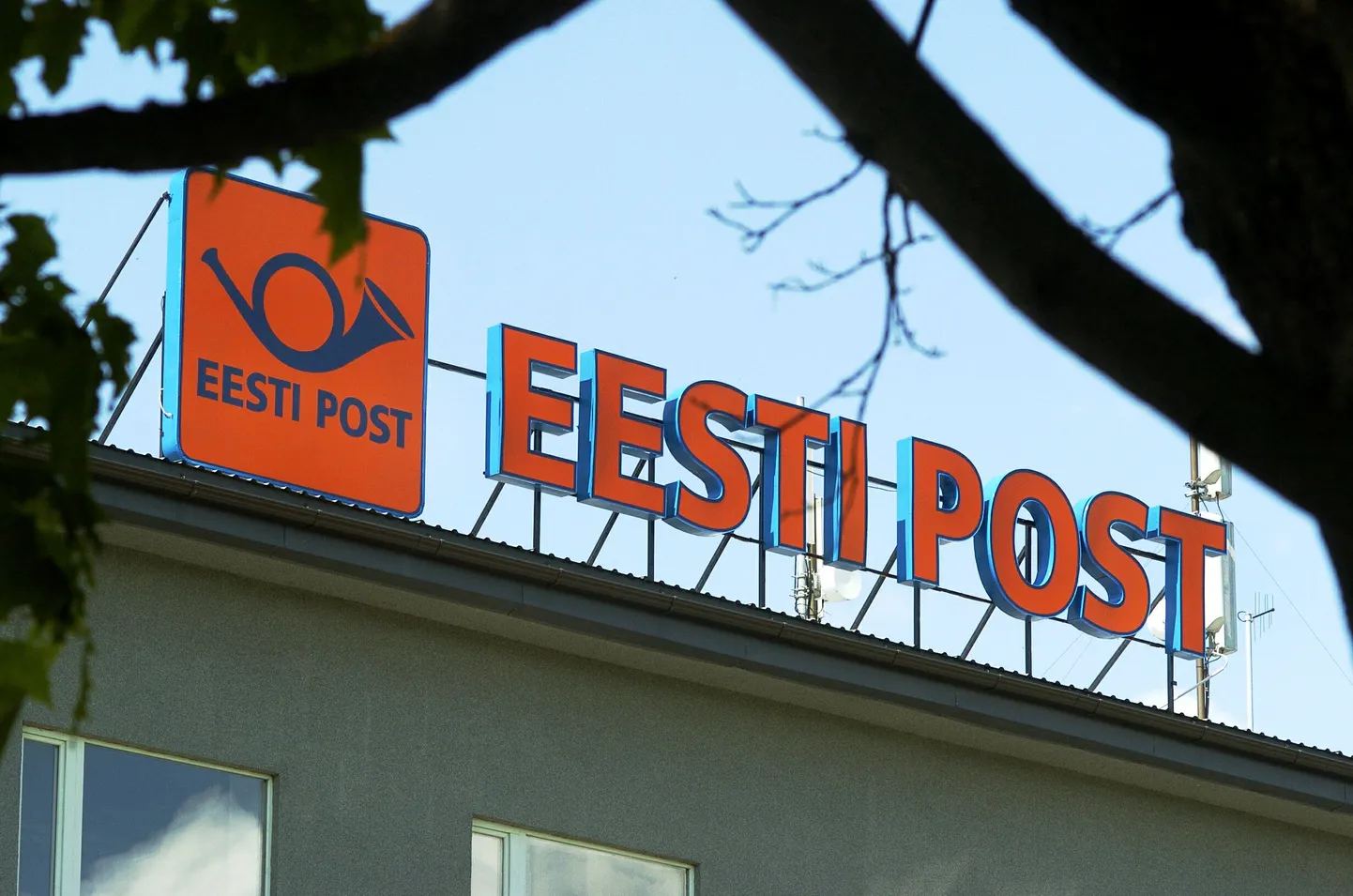 Homsest saab postkontorites elektriarveid teenustasuta maksta.