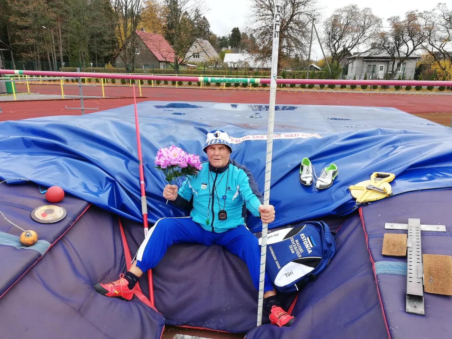 Leonhard Soom ootab kõiki sõpru, tuttavaid ja endisi kasvandikke oma sünnipäevale.