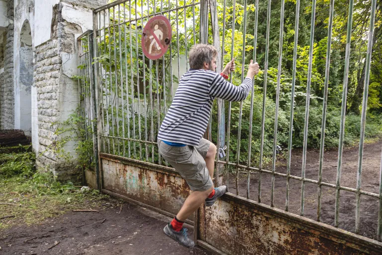 Jaak Kilmi põneviku «Tagurpidi torn» võtted Laitse Raadiojaamas, 14.08.2020,