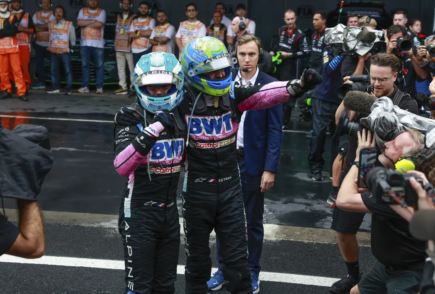 Alpine'i sõitjad Pierre Gasly (vasakul) ja Esteban Ocon.