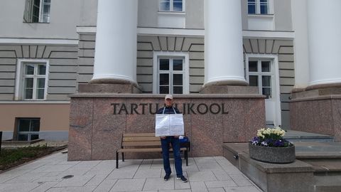 Juurat õppinud endine ärimees nõuab ülikoolilt õigusteaduskonna direktori vallandamist