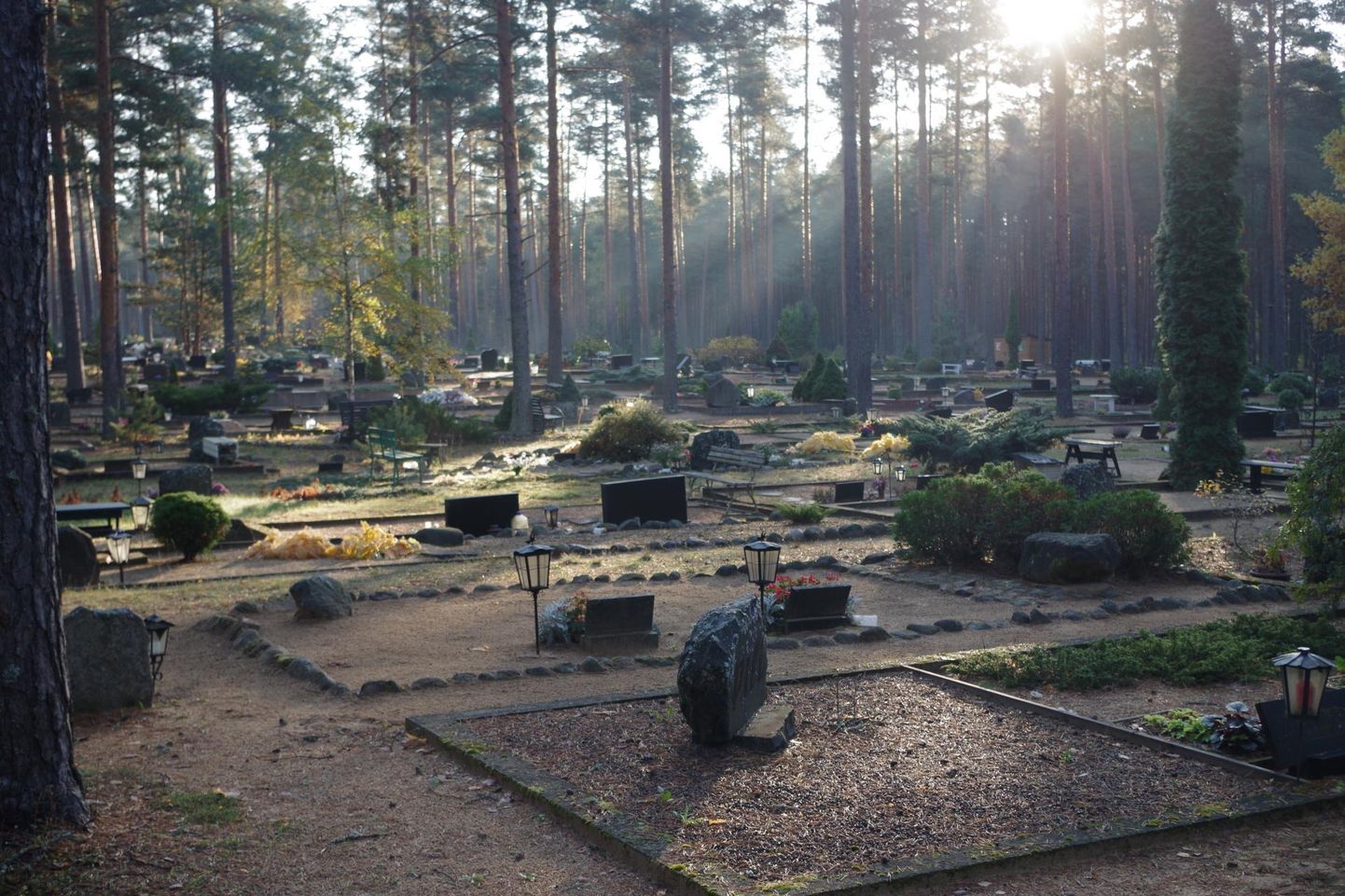 Pikki sajandeid Eestis kombeks olnud kirstumatused on üha enam asendumas lahkunu tuhastamisega.