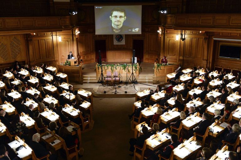 Snowden esines videosilla vahendusel Rootsi parlamendis. Foto: Scanpix
