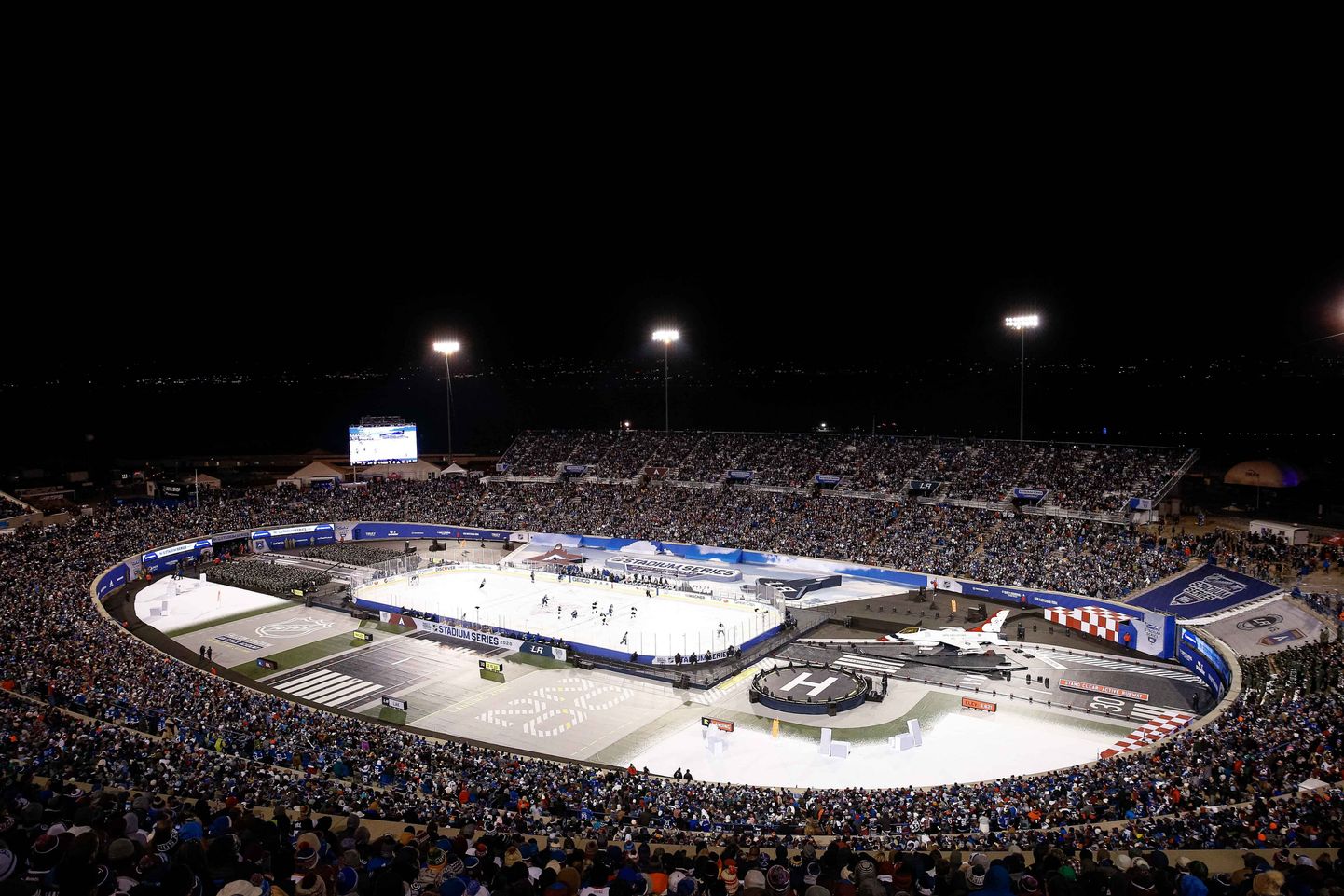 Stadions Kolorādospringsā, kurā notika NHL spēle starp Kolorādo "Avalanche" un Losandželosas "Kings".