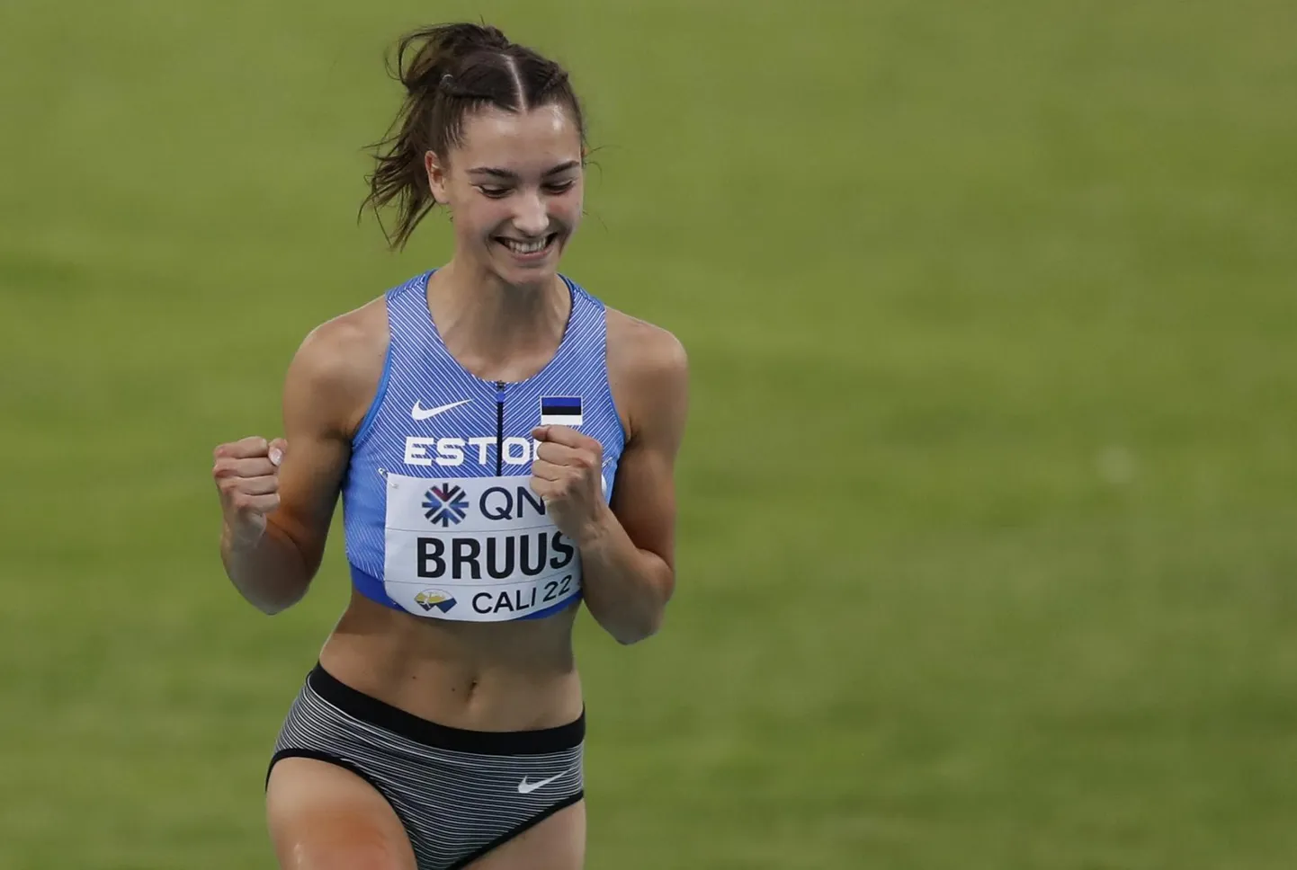 Võidurõõmu nautiv Karmen Bruus Colombias alla 20-aastaste vanuseklassi MMil 6. augustil 2022.