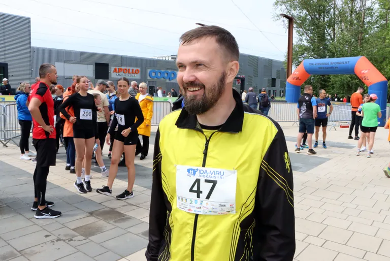 Raske rajaga 8,5 kilomeetri pikkuse põhidistantsi, kus tuli ronida Tammiku aherainemäe otsa, tegi läbi ka justiitsministeeriumi vanglate asekantsler Rait Kuuse.