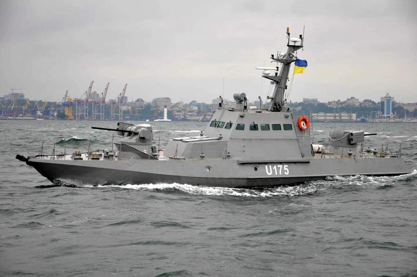 Ukrainas jūras spēku kuģis "Berdjansk", kas ir viens no trim aizturētajiem kuģiem.