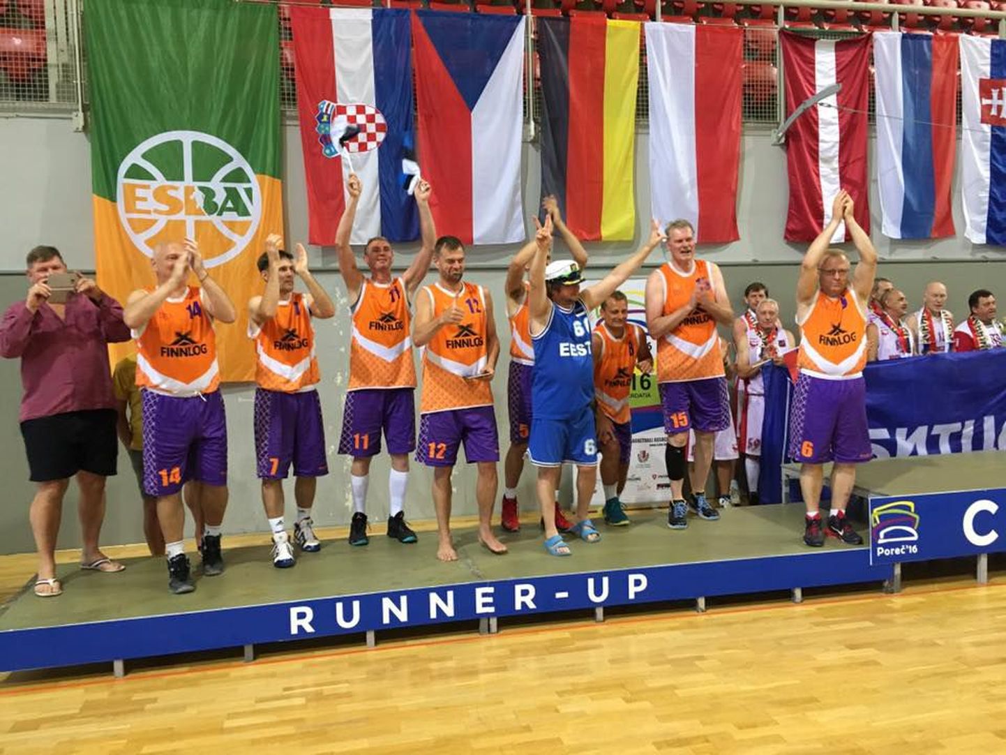 Horvaatias Poreci linnas toimunud ESBA Euroopa meistrivõistlustel korvpallis võitis Pärnu korvpalliklubi meeskond 50+ vanuseklassis hõbemedalid.