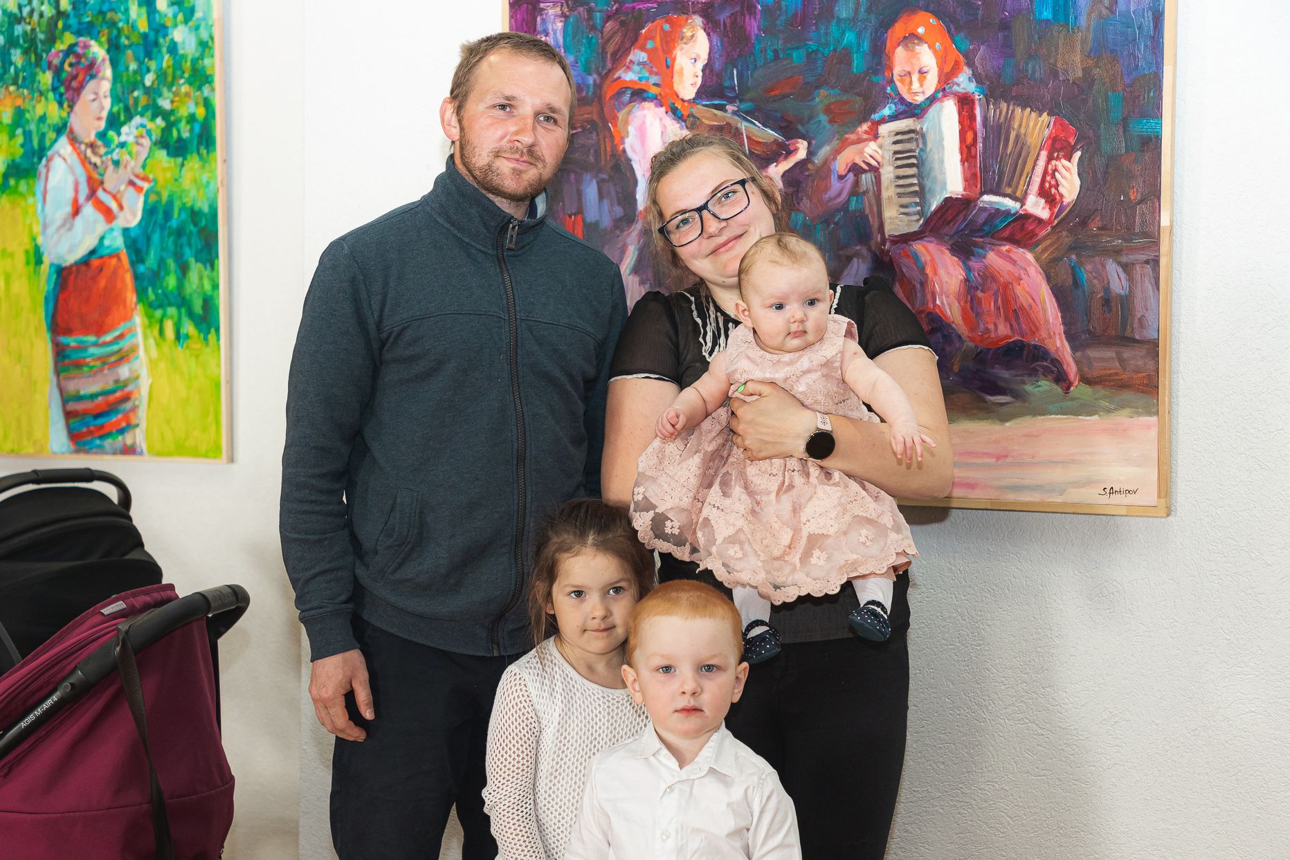 SELIIN SEPP sündis tänavu 24. jaanuaril. Seliin tuli Kuressaarde peole Ruhve külast. Seliiniga olid peole kaasa tulnud pisipiiga vanem õde Susann (5), vend Silven (3) ja isa Stellan Sepp.