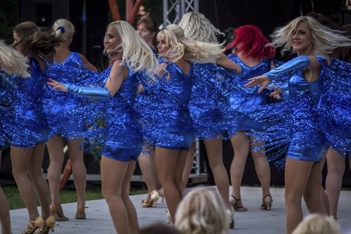 Tantsuringi Latin-Dance’i tantsijad esinevad paljudel üritustel üle Eesti.
