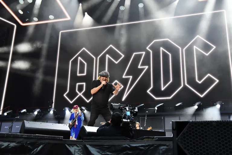 AC/DC.